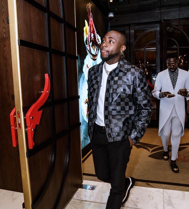 “I put that on my life” – Davido promise to make sure welfare officials don’t embezzle charity donations