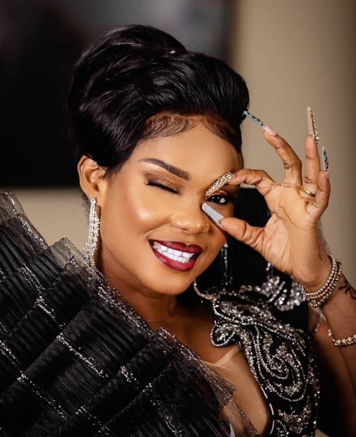 Actress Iyabo Ojo wore 5 outfits for Iconic Africa award after being blasted for turning late mother’s funeral into fashion show