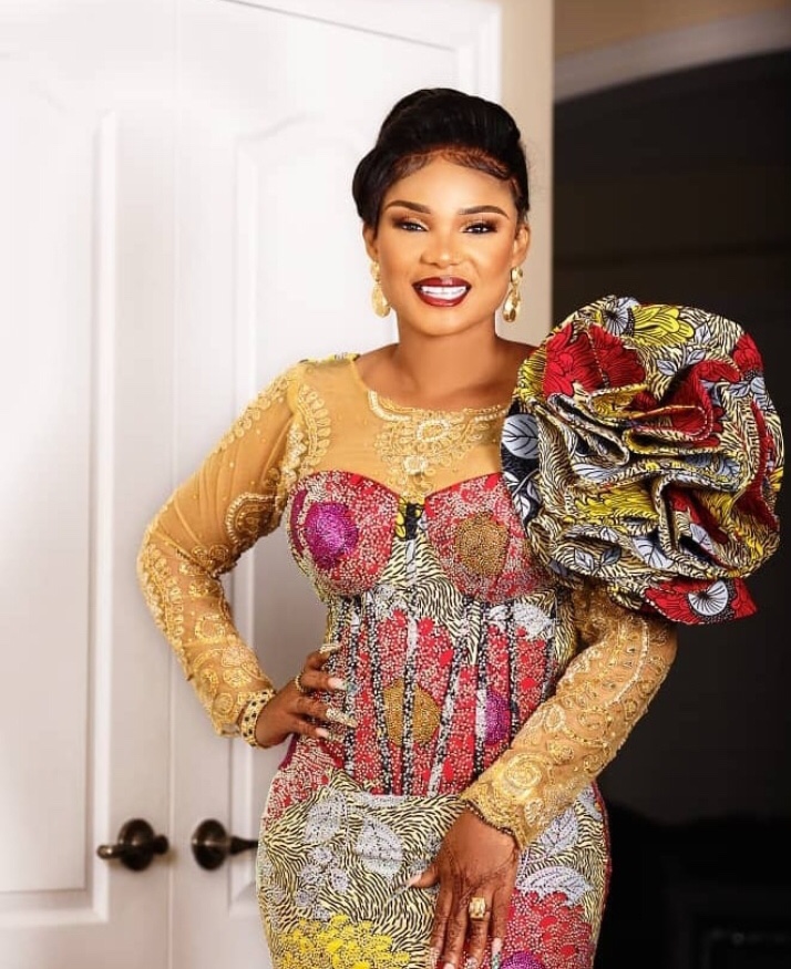 Actress Iyabo Ojo wore 5 outfits for Iconic Africa award after being blasted for turning late mother’s funeral into fashion show