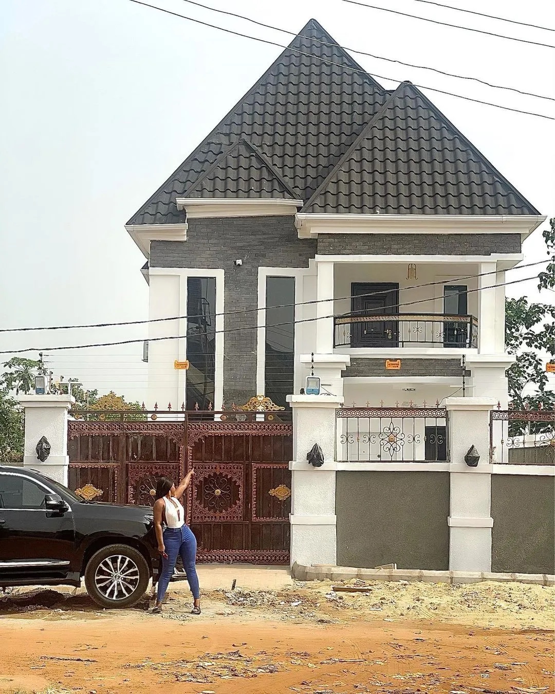 “I can’t keep calm” Actress Destiny Etiko show off her new mansion (video)