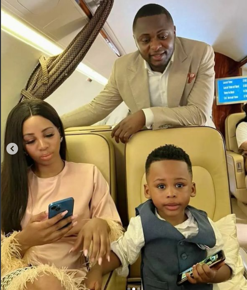 “Baby producing machine” – Nigerians blast Ubi Franklin as he spends time with 3rd baby mama, Nicola Siyo