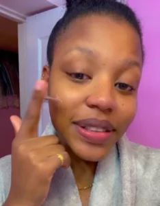 “It works, see the glow” – Lady declares after rubbing friend’s sp3rm on her face; says she won’t have to buy expensive creams again (video)