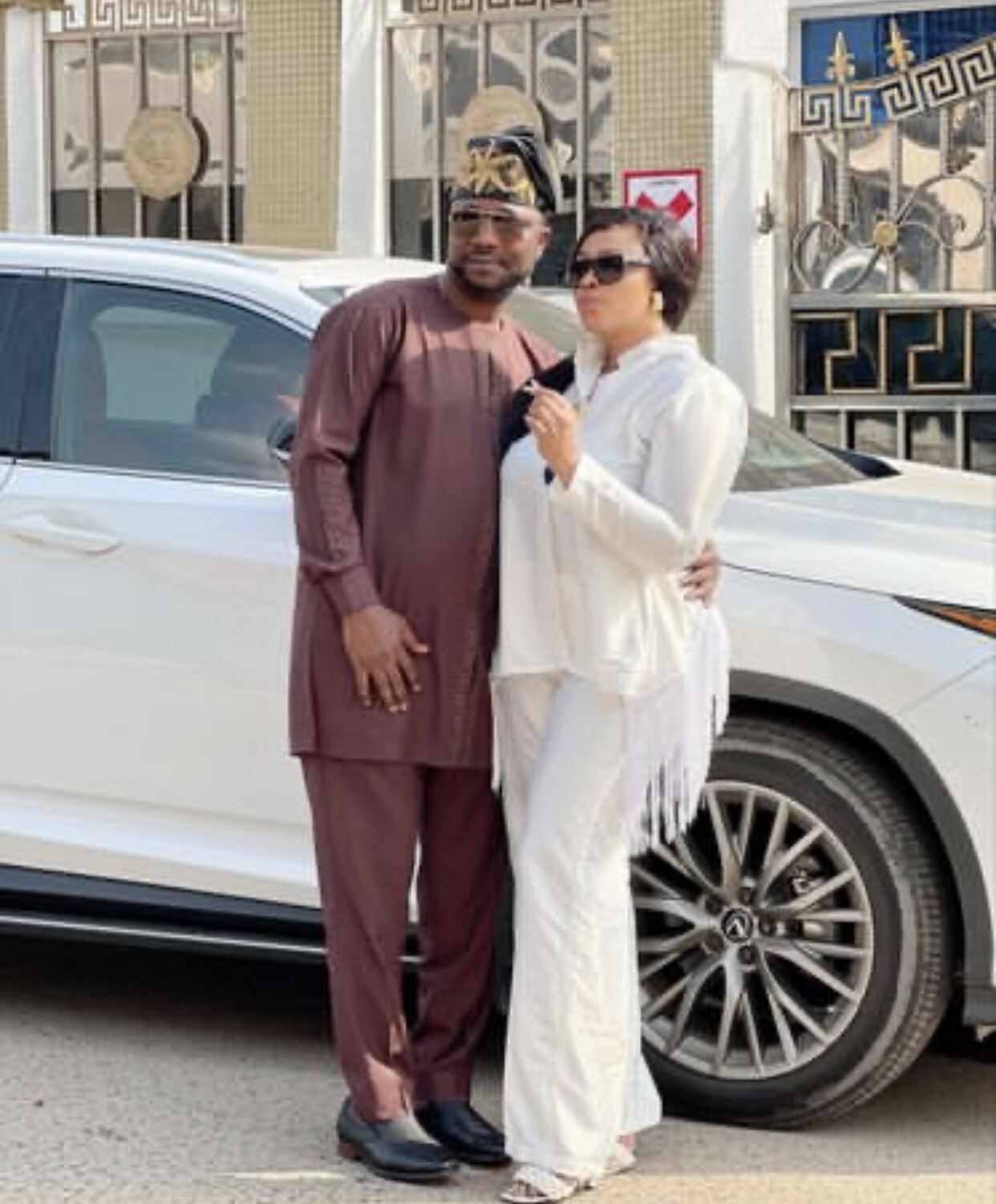 Biodun Okeowo raise eyebrows over picture with mystery man