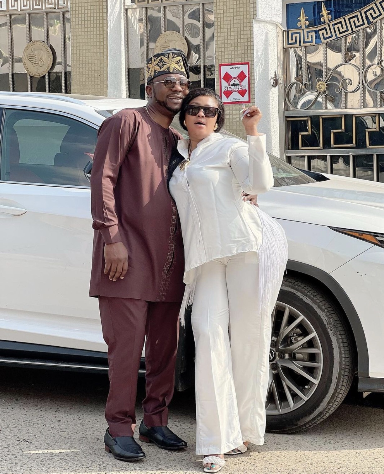 Biodun Okeowo raise eyebrows over picture with mystery man