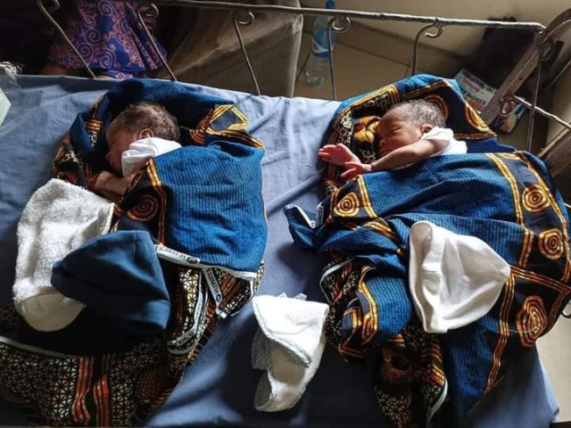 Nigerian woman gives birth to twins after 16 years of waiting