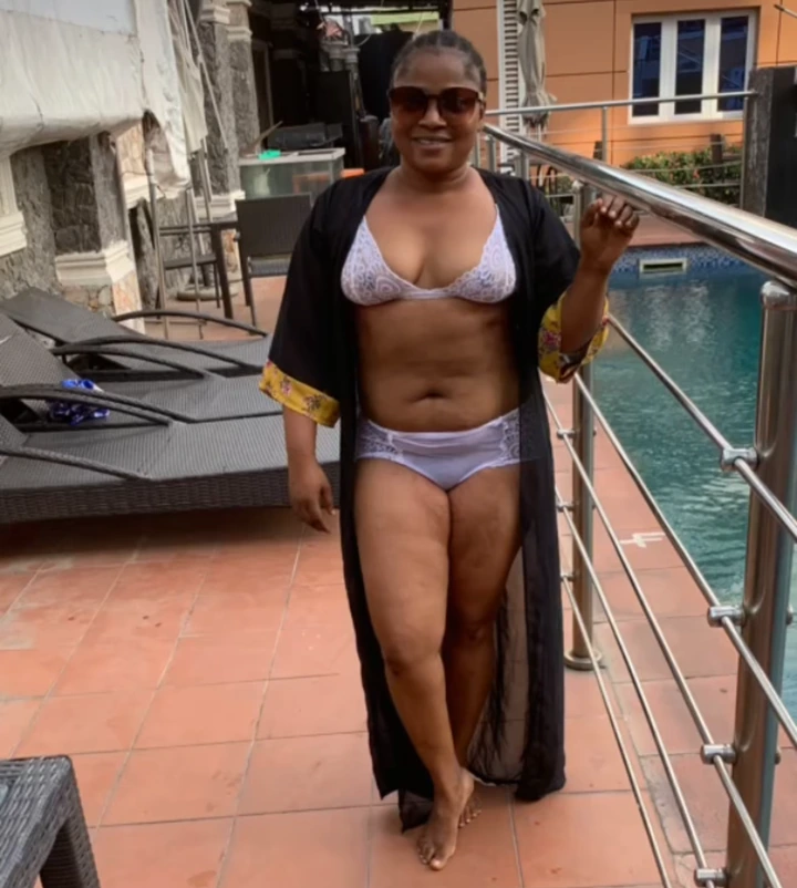 Actress Ayoola Kikelomo Causes A Stir As She Mistakenly Shares a N*de Video Of Herself On Instagram(Video)
