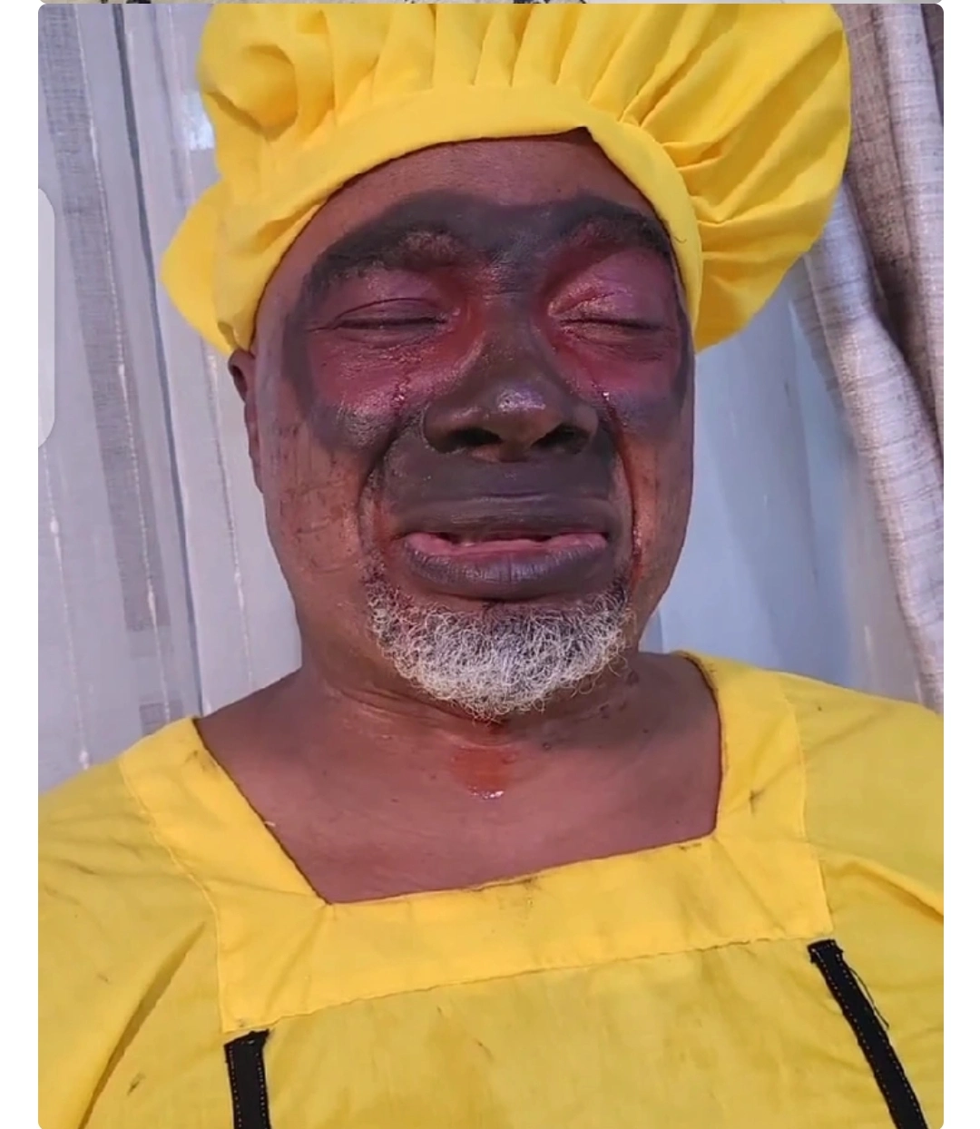 Actor, Muka Ray Drops Amazing Costumes Pictures With Veteran Actor, Olaiya Igwe On Movie Set