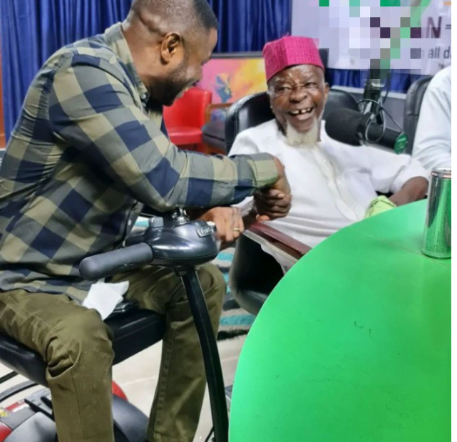 Yinka Ayefele Celebrates Nollywood Legend, Charles Olumo At His 98th Birthday (Photos)