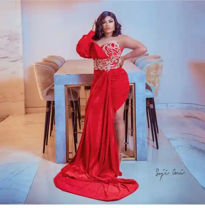 "Passion Brings Obsession" - Eniola Ajao Says As She Flaunts Her Glamour (Photos)