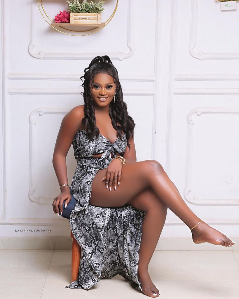 Fast Rising Actress Mimisola Daniels Shares Sultry Photo Of Herself As She Celebrate Her Birthday Today