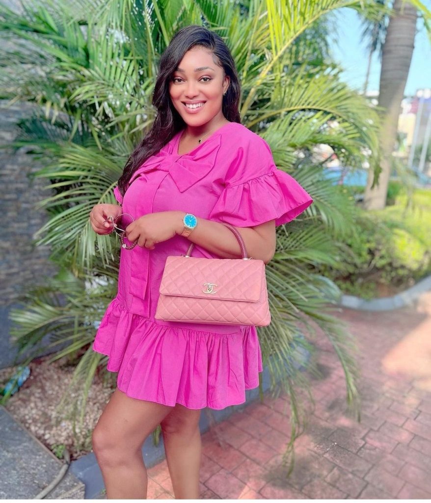 You’re pregnant already’ – Congratulations pour in for Frederick Leonard’s wifey, Peggy Ovire as she flaunts baby bump