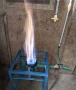 A Nigerian guy Spark Reaction Online by building a toilet that produces gas for cooking and electricity (Video)