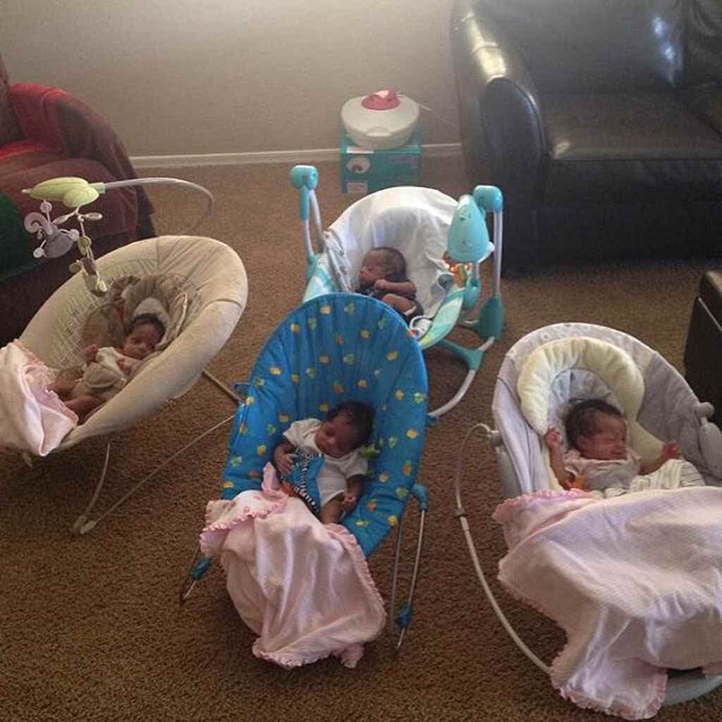 "Best Daddy Of The Year"– A Super Dad Raises His Quadruplets All by Himself After His Wife Passes Away During Childbirth