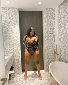 “Do You Love What You See” Lady Causes Mixed Reactions As She Flaunts Her Curves