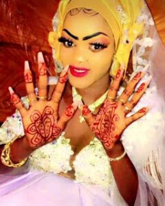 “Love Is A Beautiful Thing, My Woman Is Every Man’s Dream” – Nigerian Man Brags As He Show Off His Beautiful Wife On Makeup (Photos)