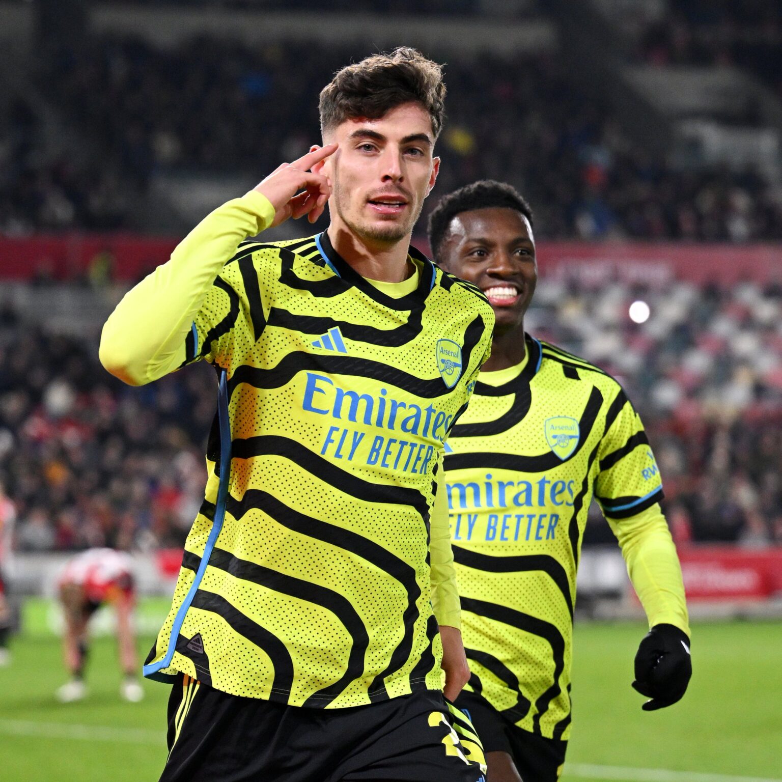 Arsenal claimed a 1-0 victory over Brentford, with Kai Havertz's late goal propelling them to the top of the table.