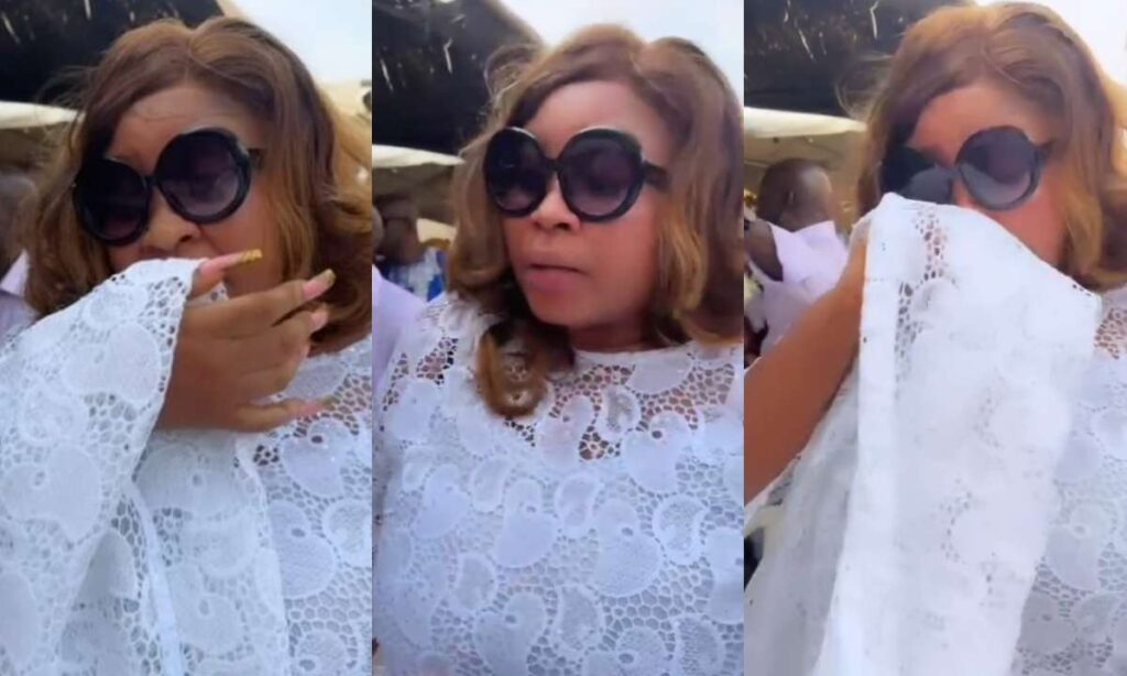 "Continue To Rest In Peace Maami, Iya Adura"– Nollywood Actress Joke Jigan Finally Lay Her  Mum To Rest (Video)